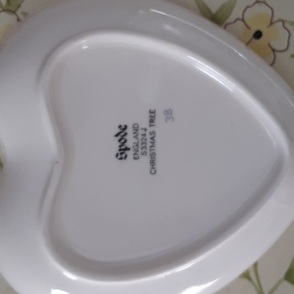 Spode Christmas Tree Pierced Heart Trinket Dish - Picture 2 of 2